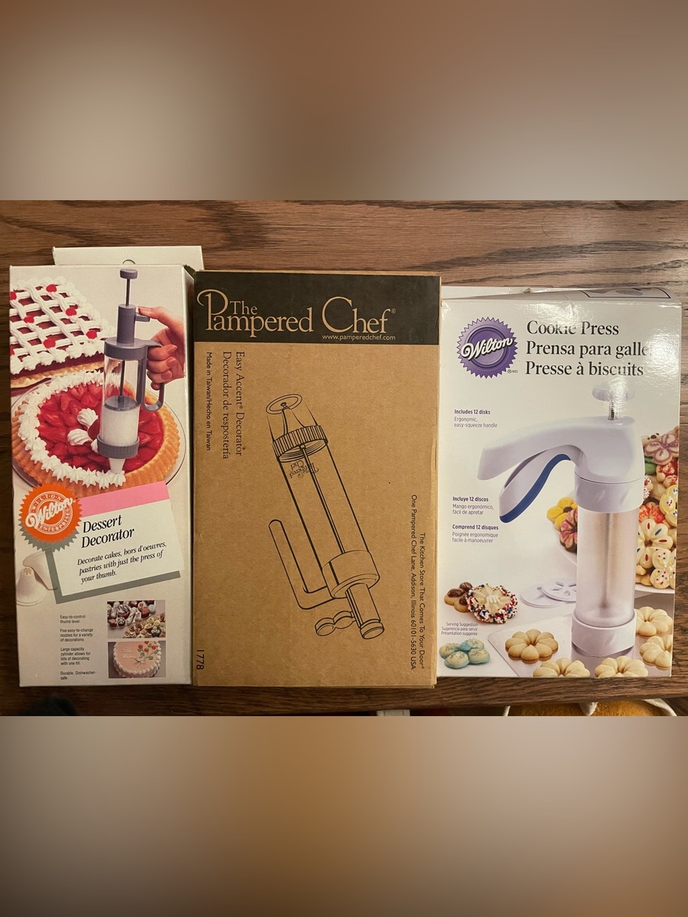 Wilton Cookie Press & The Pampered Chef Decorator & Wilton Dessert Decorator